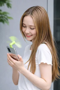 Telefona Takılan Mini Vantilatör – Taşınabilir USB Fan (iPhone & Type-C Uyumlu)